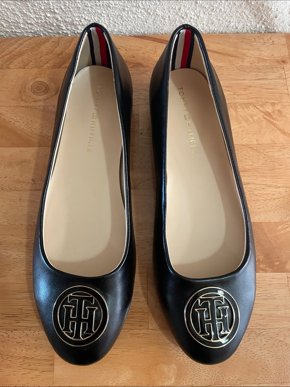 Tommy Hilfiger Signature Medallion “Ganimay” Ballet Flats Size 7